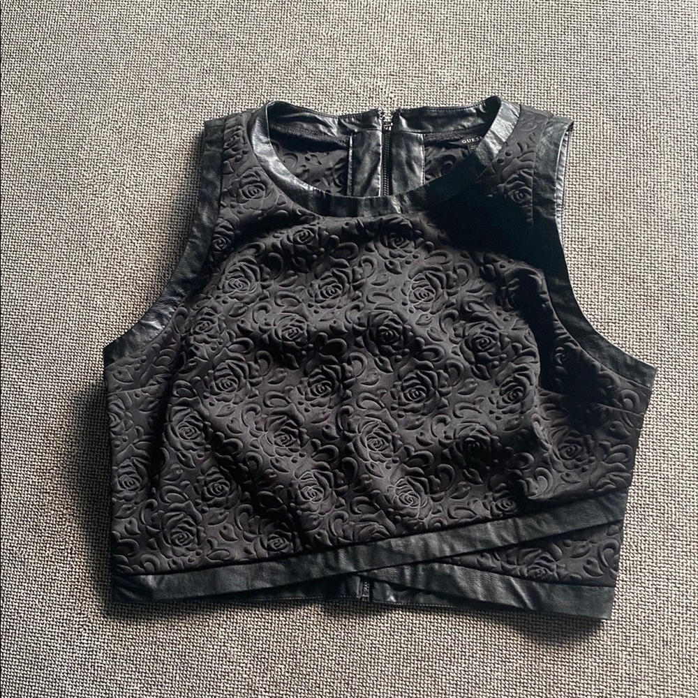 Guess Crop Top Textured Black Sleeveless Top Back Zip sz L